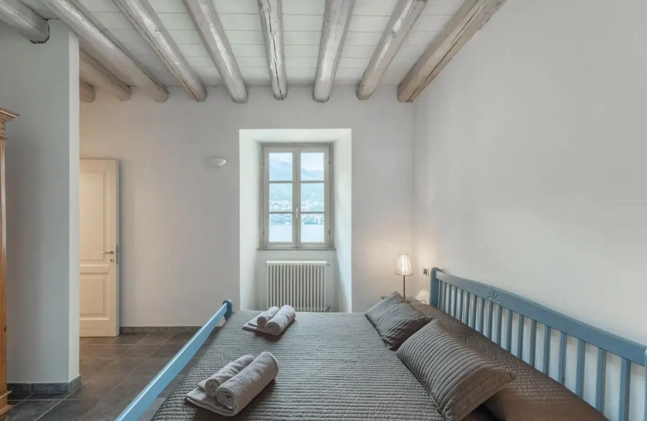 Apartments At The Pier Of Brienno - The House Of Travelers
