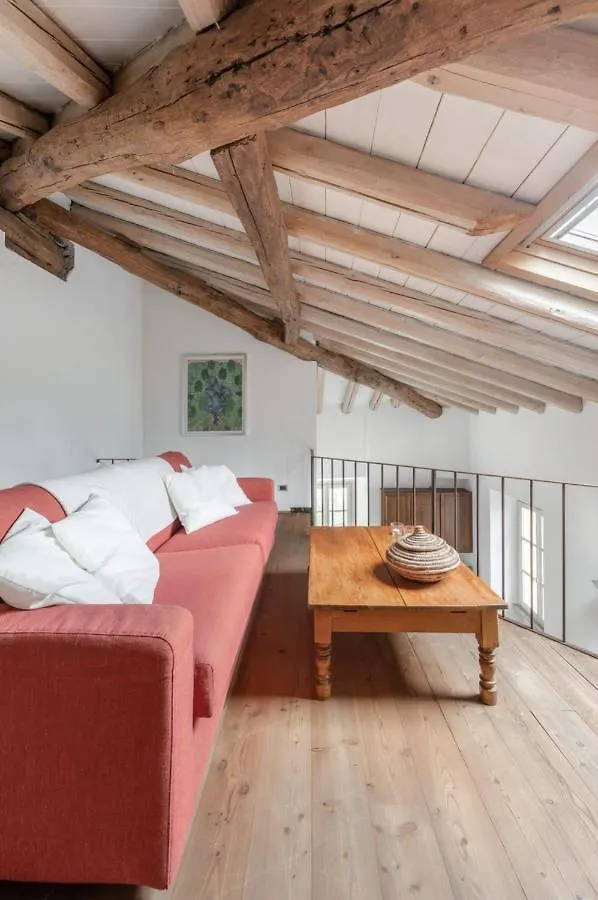 Apartments At The Pier Of Brienno - The House Of Travelers