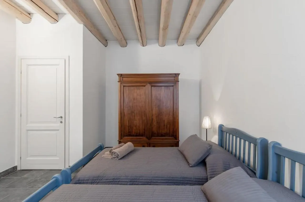 Apartments At The Pier Of Brienno - The House Of Travelers