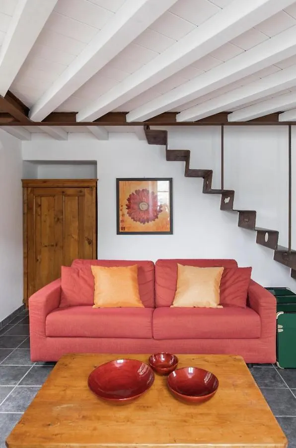 Apartments At The Pier Of Brienno - The House Of Travelers
