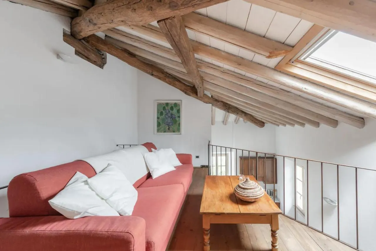 Apartments At The Pier Of Brienno - The House Of Travelers
