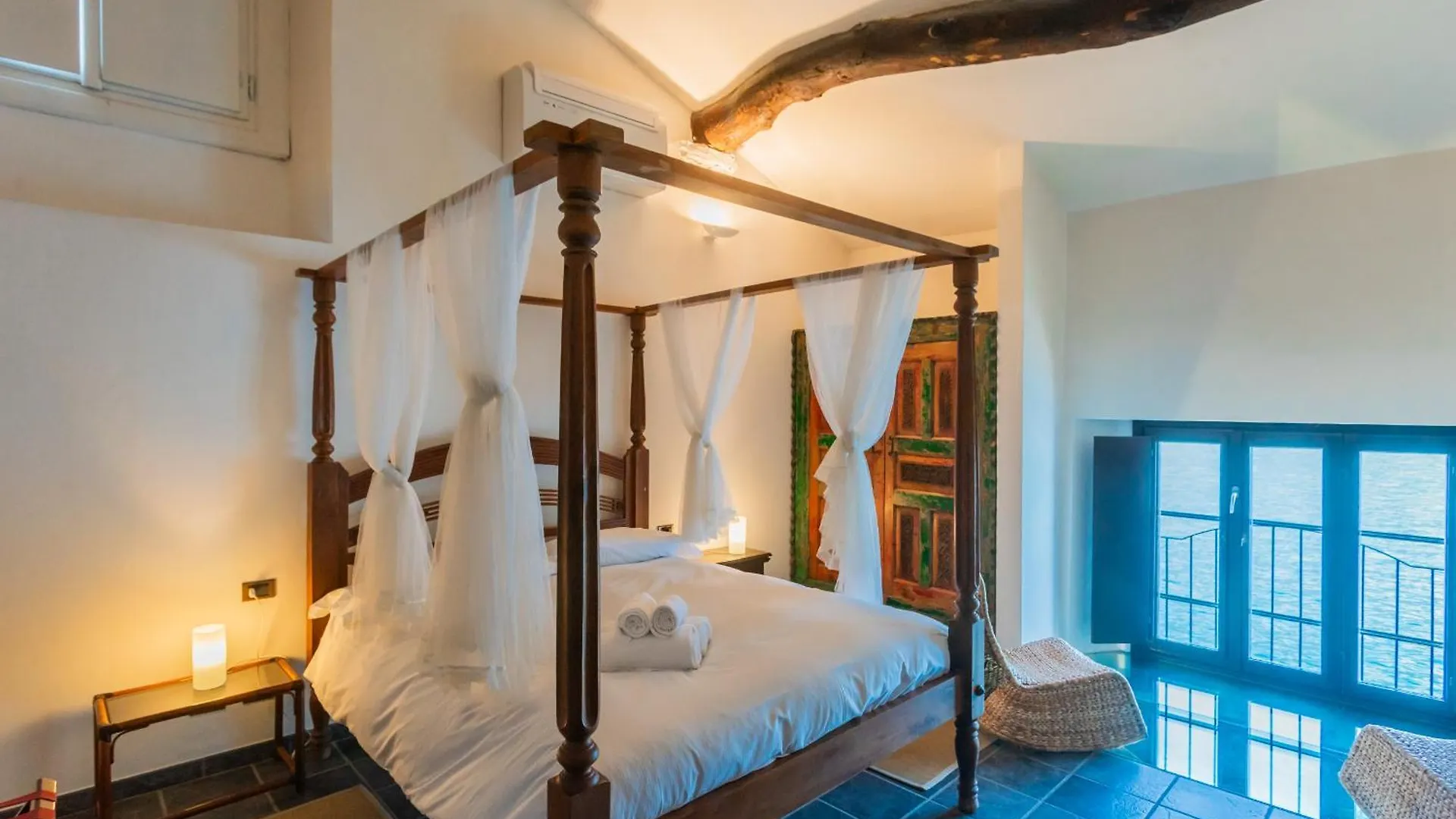 Apartments At The Pier Of Brienno - The House Of Travelers location