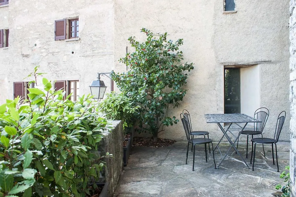 Apartments At The Pier Of Brienno - The House Of Travelers
