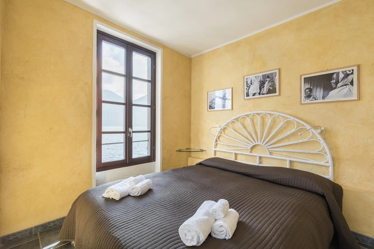 Apartments At The Pier Of Brienno - The House Of Travelers