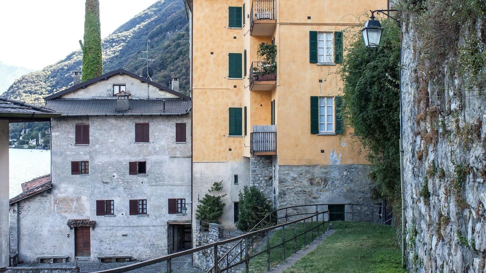 Apartments At The Pier Of Brienno - The House Of Travelers Italië