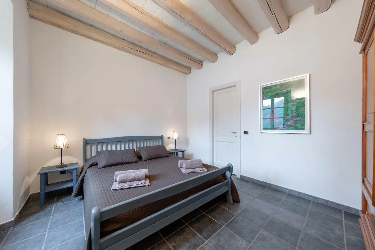 Apartments At The Pier Of Brienno - The House Of Travelers
