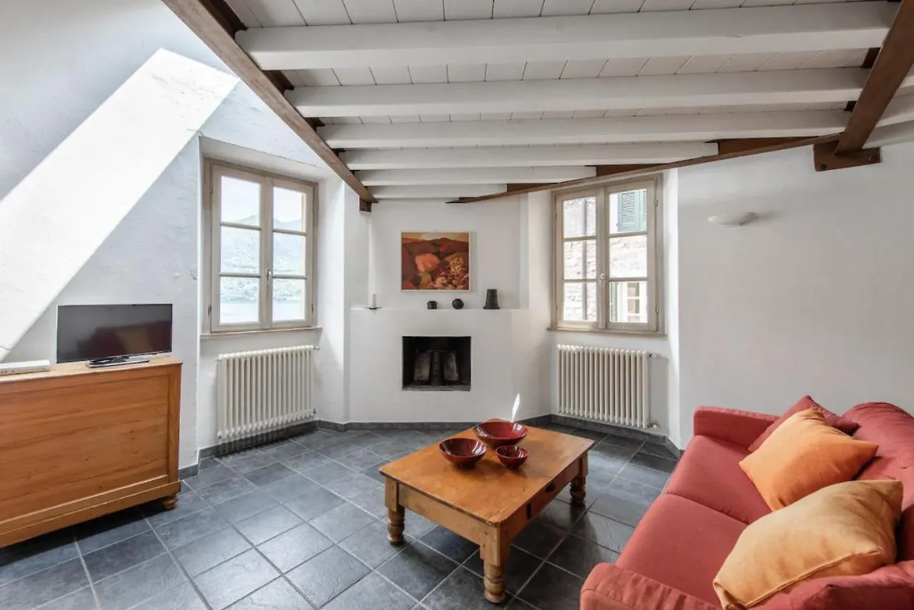 Apartments At The Pier Of Brienno - The House Of Travelers Italien