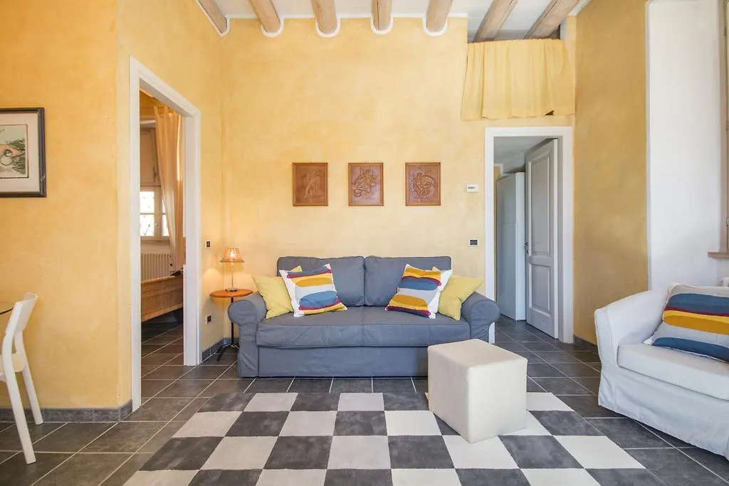 Apartments At The Pier Of Brienno - The House Of Travelers