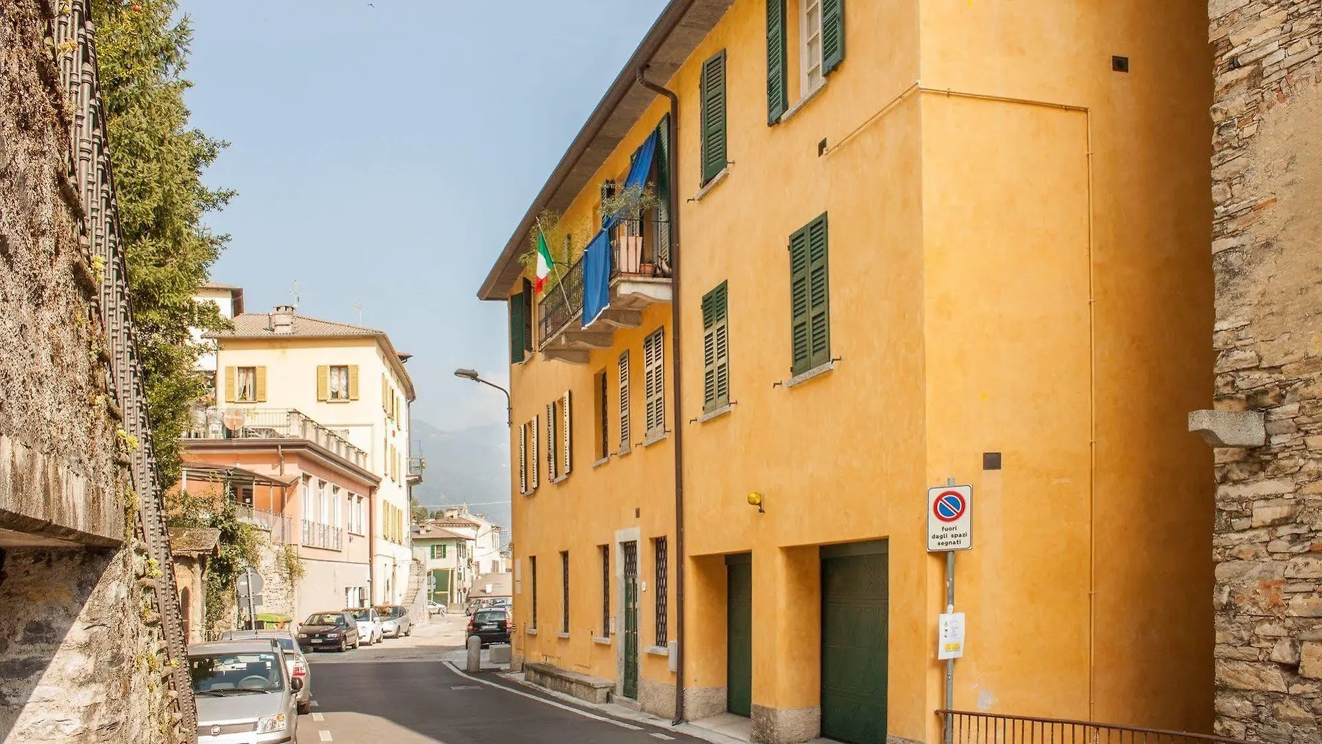 Apartments At The Pier Of Brienno - The House Of Travelers